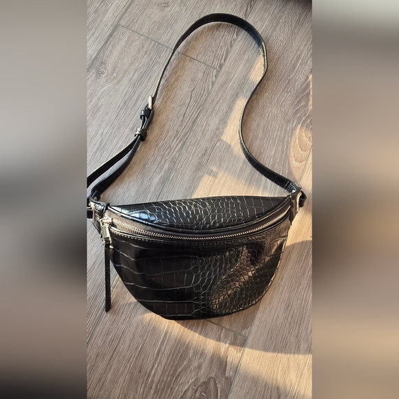 The Drop Preston Black Croc Embossed Belt Bag Fanny Pack Crossbody Vegan - Picture 2 of 7